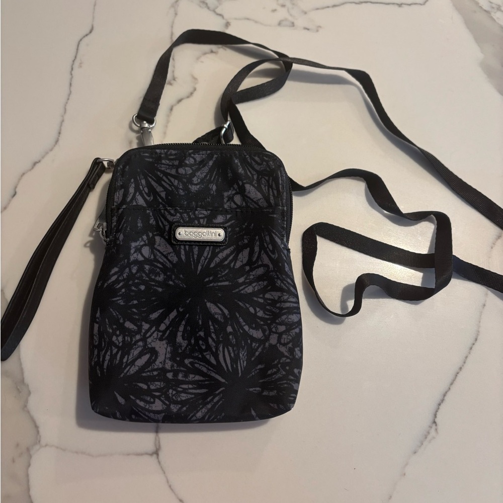 Small crossbody